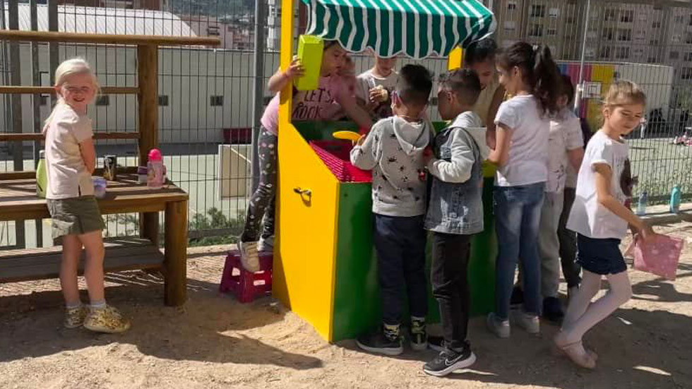 Verduleria creada per la EASDAlcoi al pati de l'Horta Major // Foto: Facebook EASDAlcoi