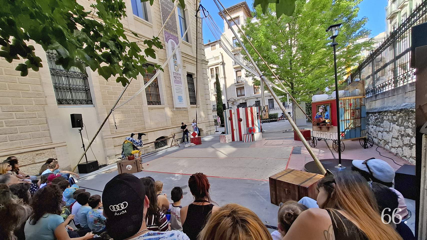Funció de circ ‘Eirenê, bajo la carpa del cielo’ durant el dimarts 27 de maig