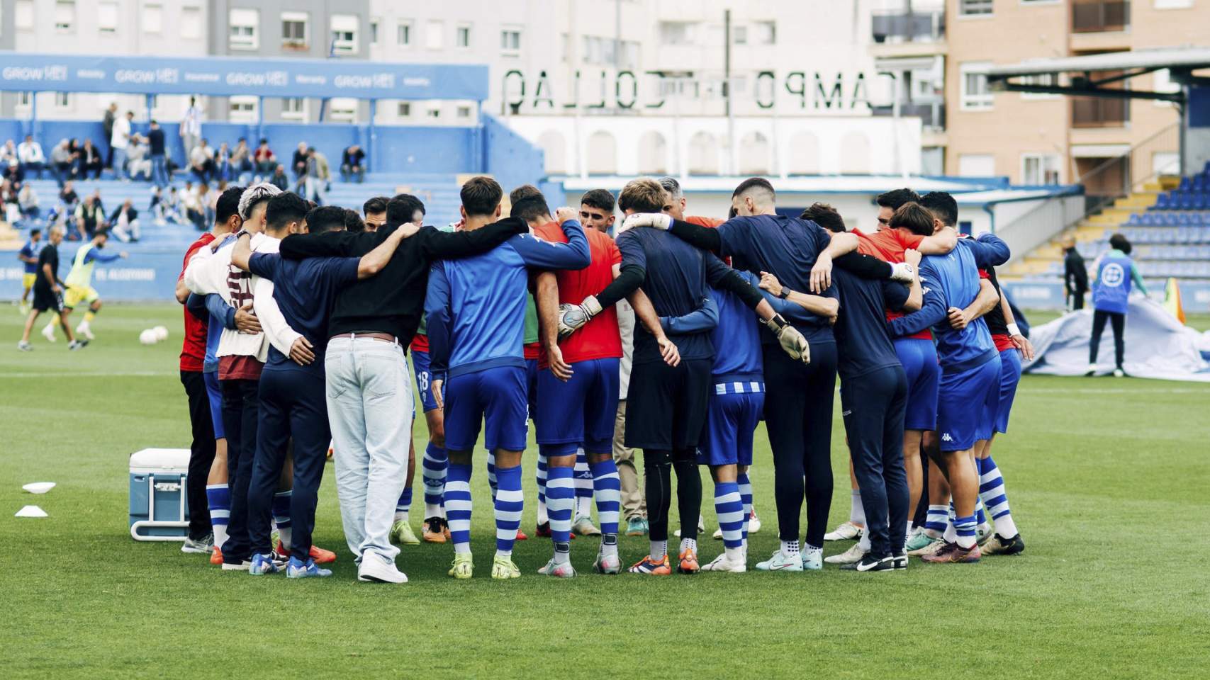 Piña del equipo antes de un partido / Foto: CDAlcoyano Facebook