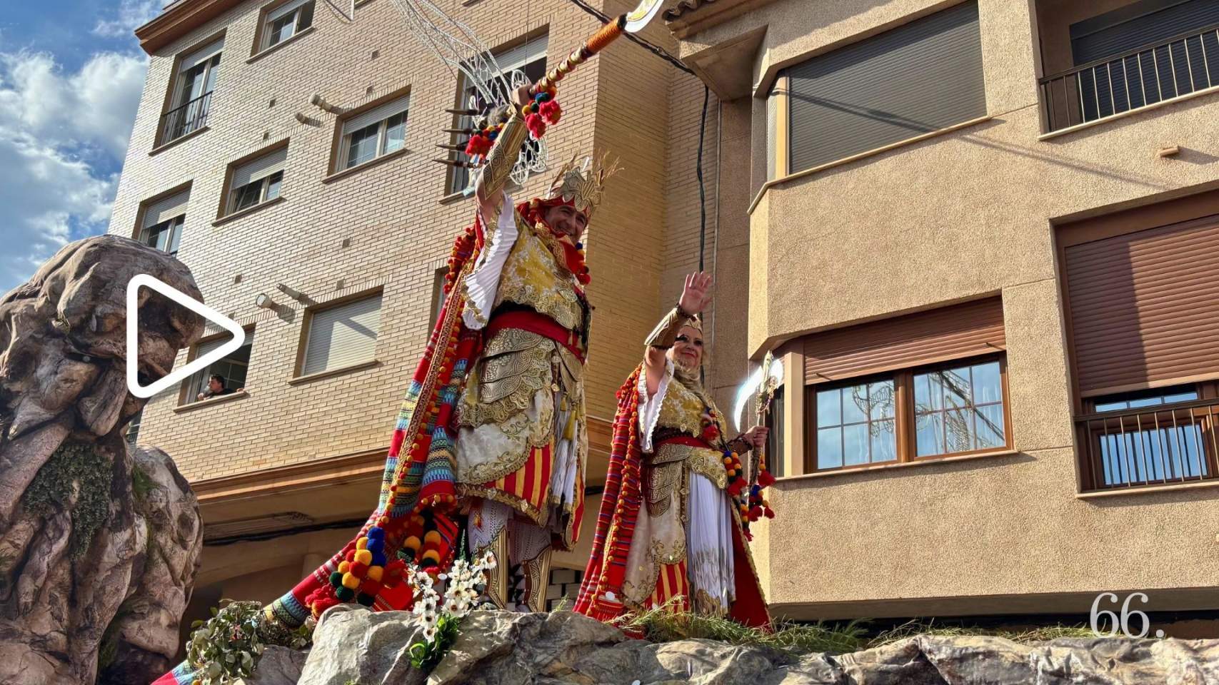 Els Maseros fan cobrar vida el Montcabrer i els Contrabandistes mostren el poder dels z&iacute;ngars en l&rsquo;Entrada Cristiana de Muro