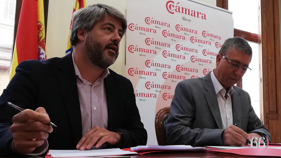 Pablo de Gracia y Rafa Climent en la firma del convenio