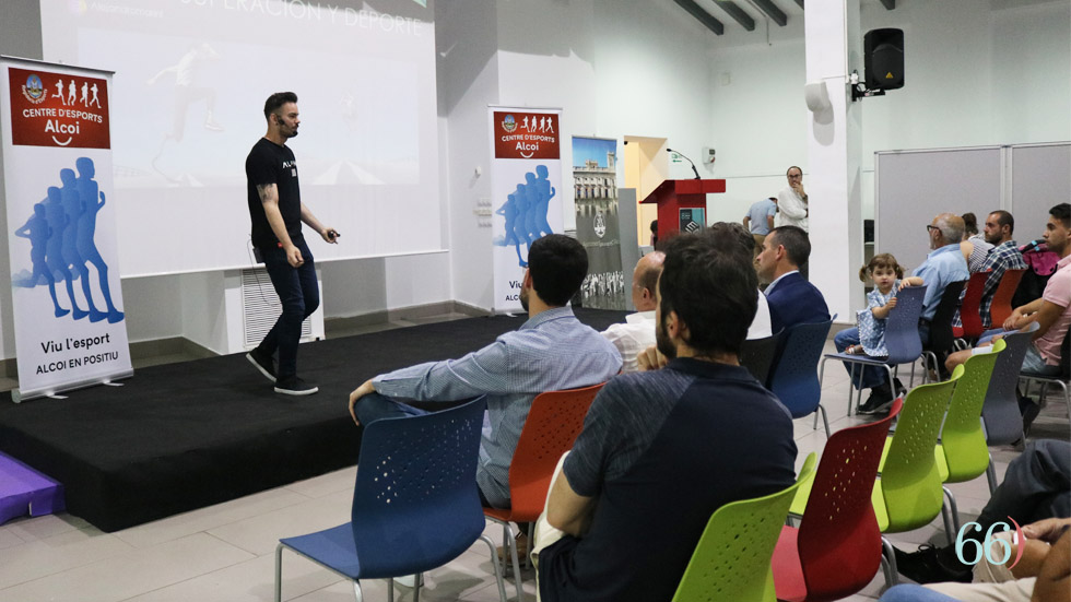 Alejandro Marín en la ponencia