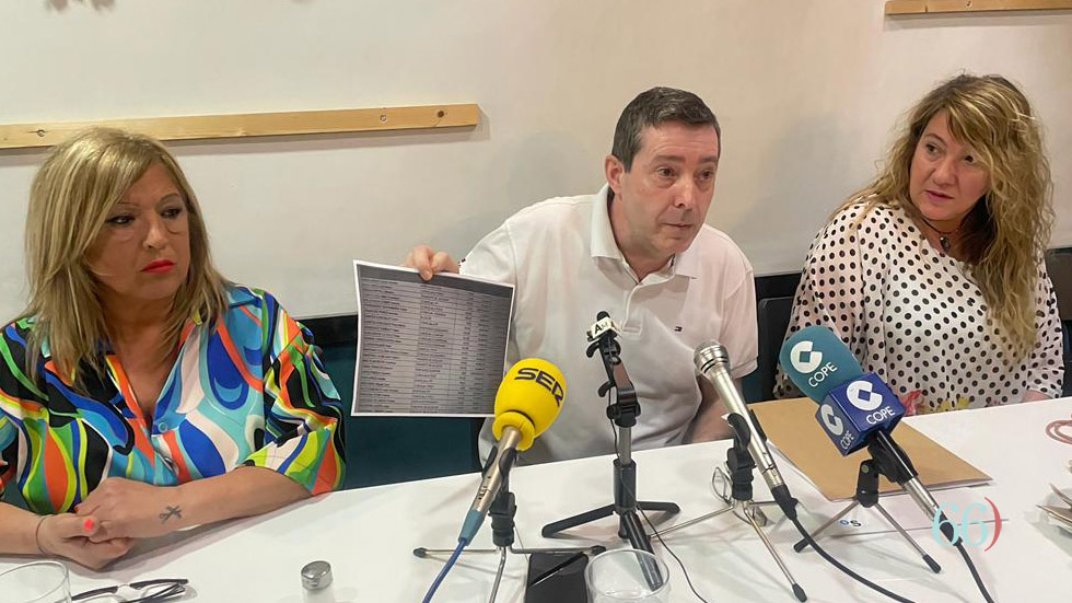 Mari Carmen Valor, Ángel López y Luisa Martínez en la presentación de 'Por nuestro Alcoy' // Foto: SBG