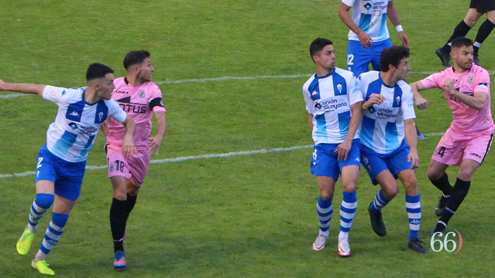 Partido frente al Linense durante la 21-22
