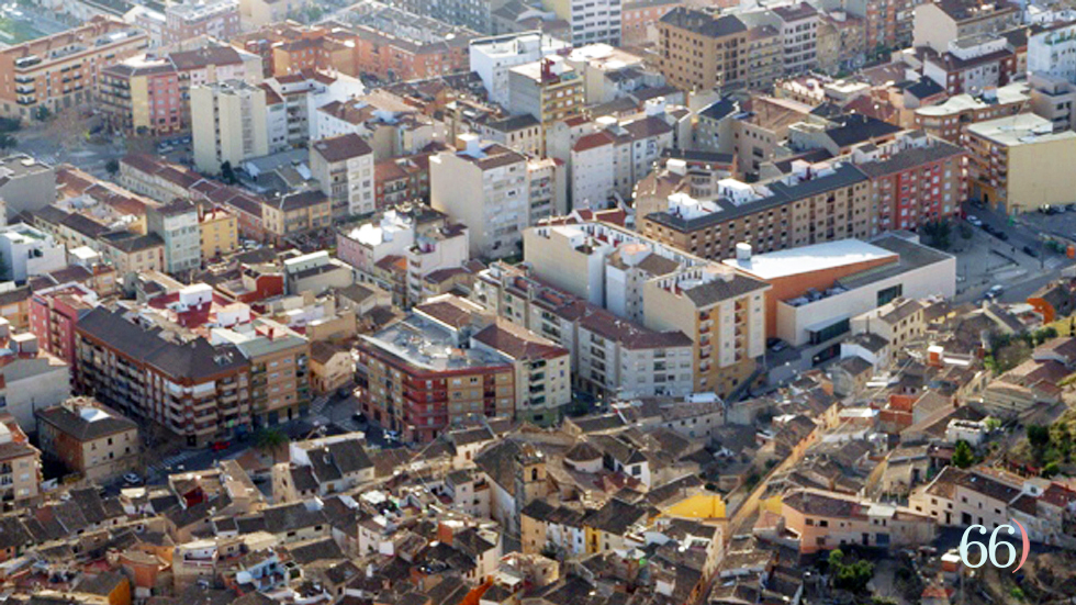 Casc històric de Cocentaina a la part baixa de la foto