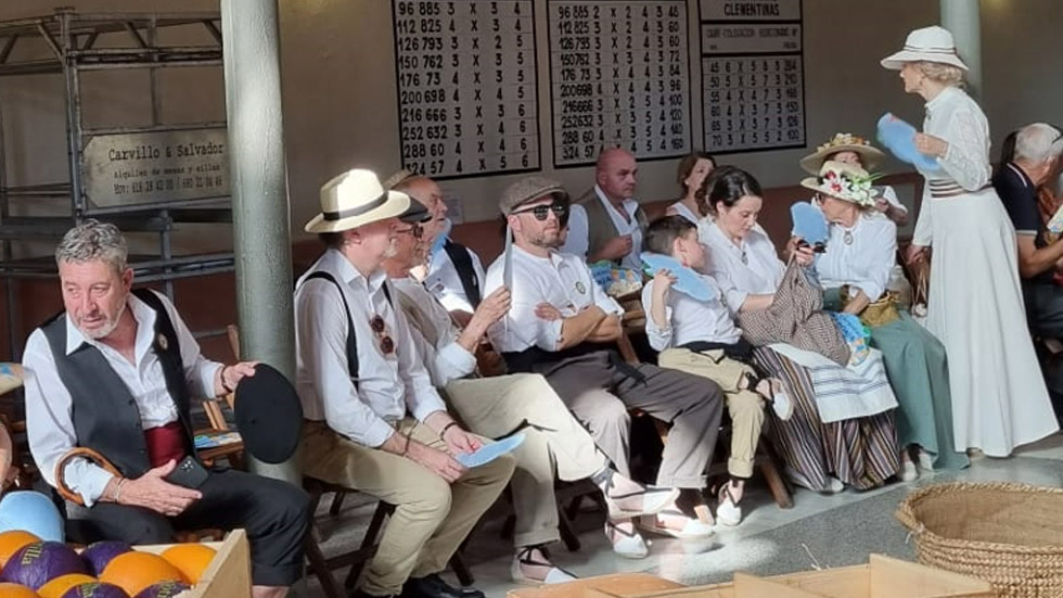 Recreació modernista de venda de taronges /  Foto GRMA