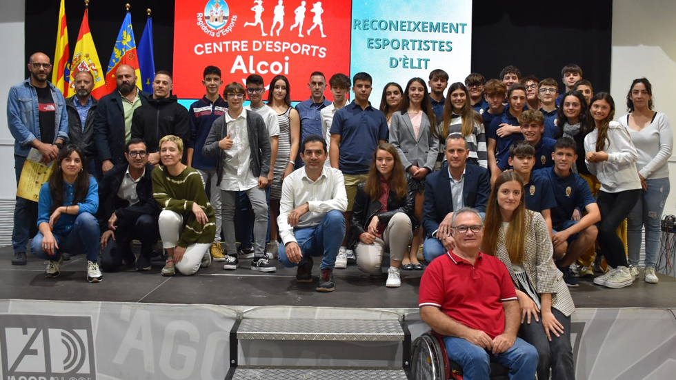 Deportistas reconocidos en el Ágora / Foto: FB Regidoria d'Esports