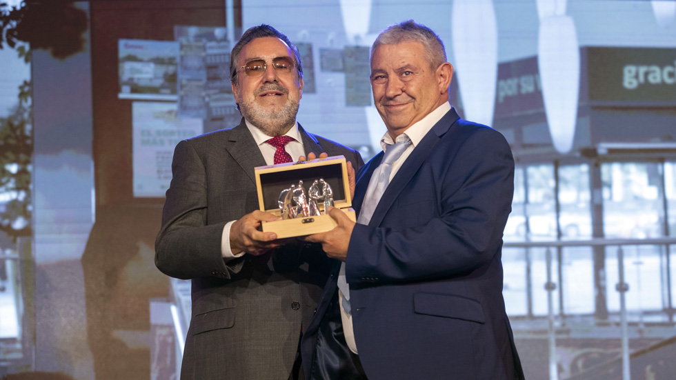 Francisco Manuel Callado arreplegant el guardó // Foto: Once