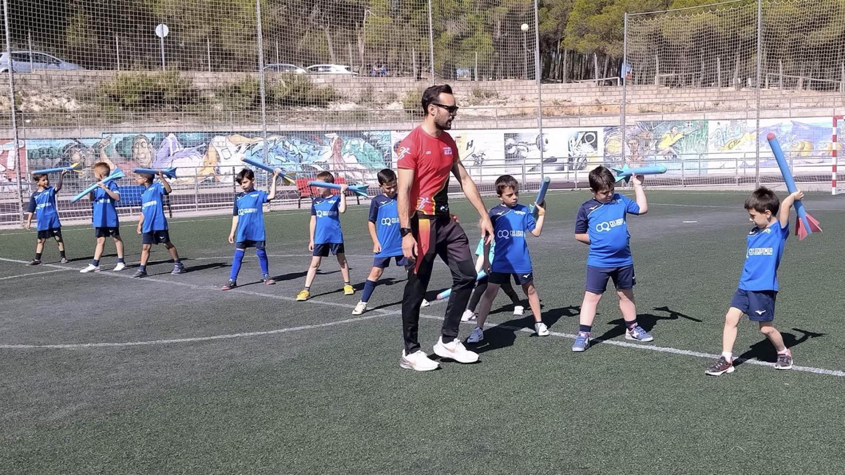 Práctica de deporte escolar en el Francisco Laporta