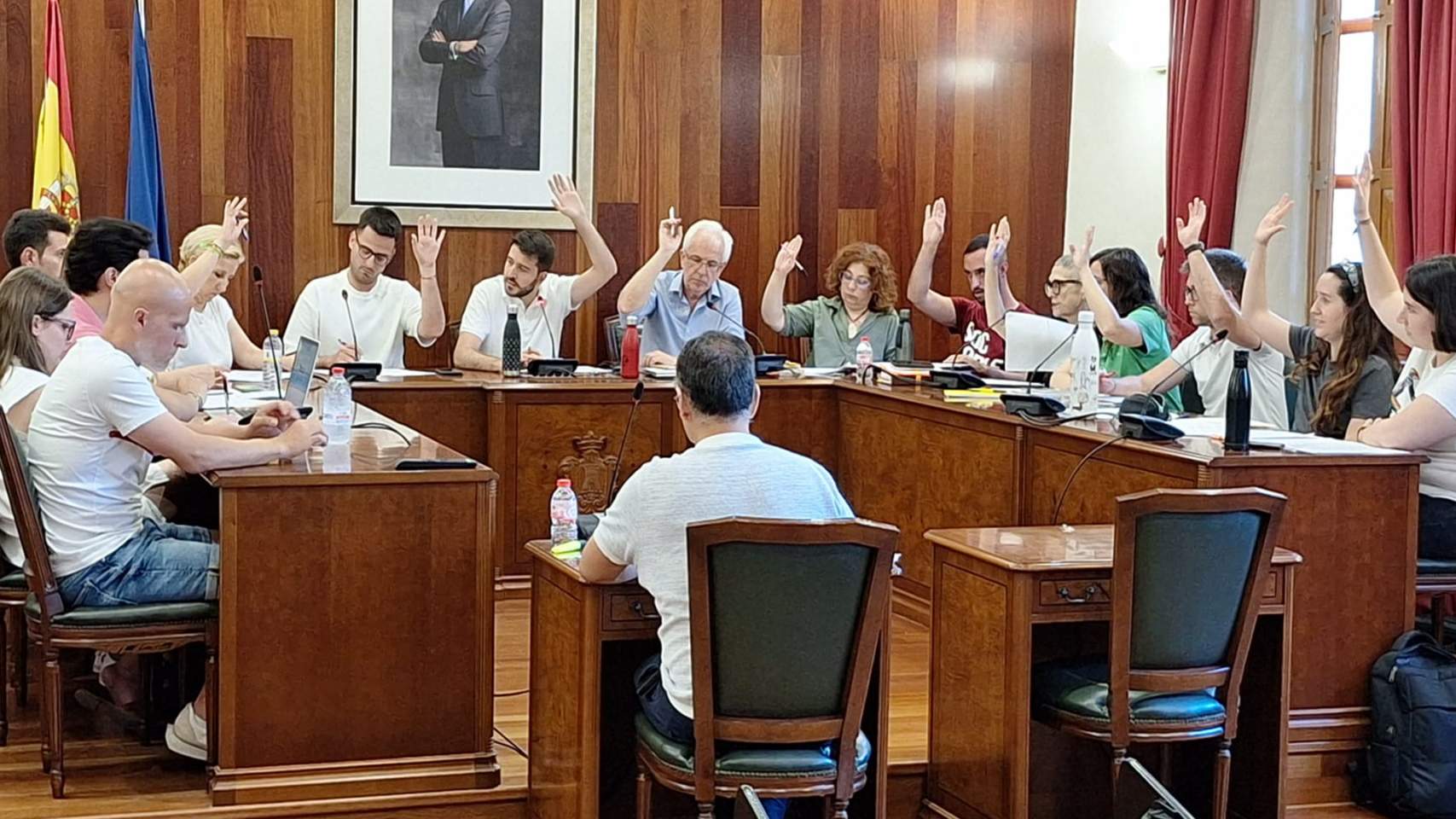 Votació plenària per a aprovar els suplements de crèdit