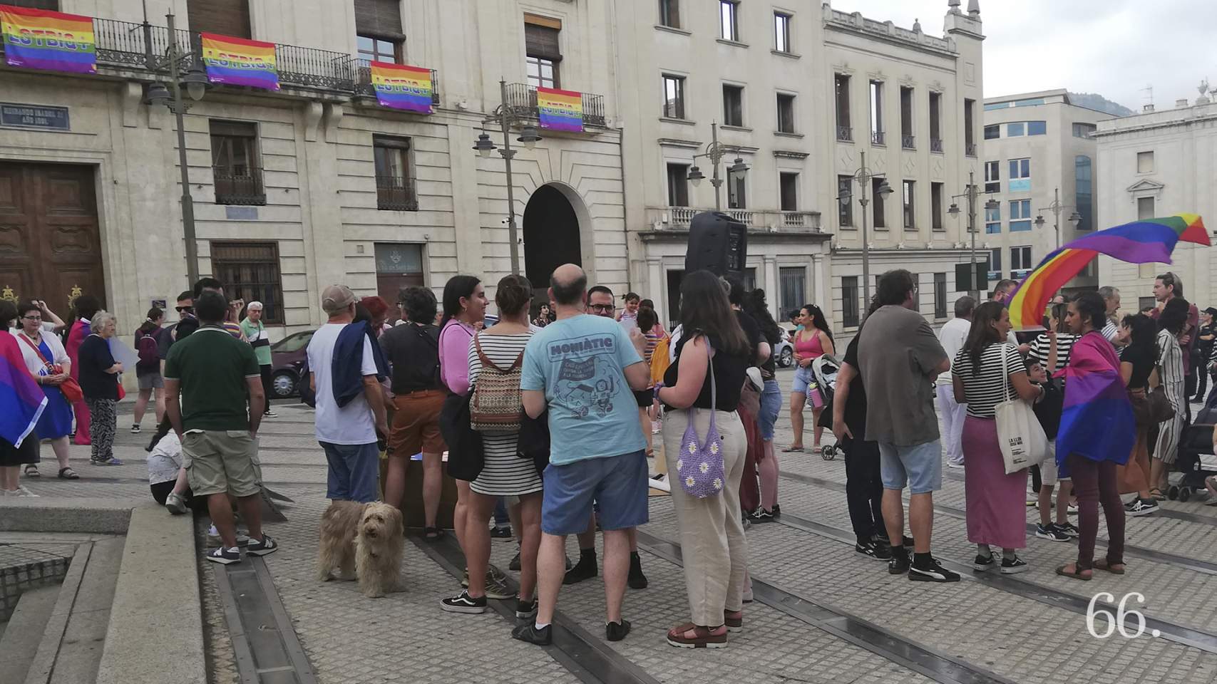 Concentraci&oacute; davant l'Ajuntament