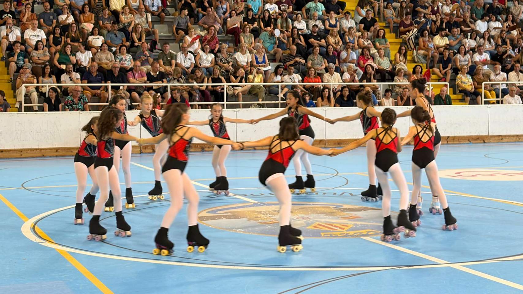 El Club Patinatge Artístic Alcoi reuneix 170 esportistes en el seu festival de fi de curs