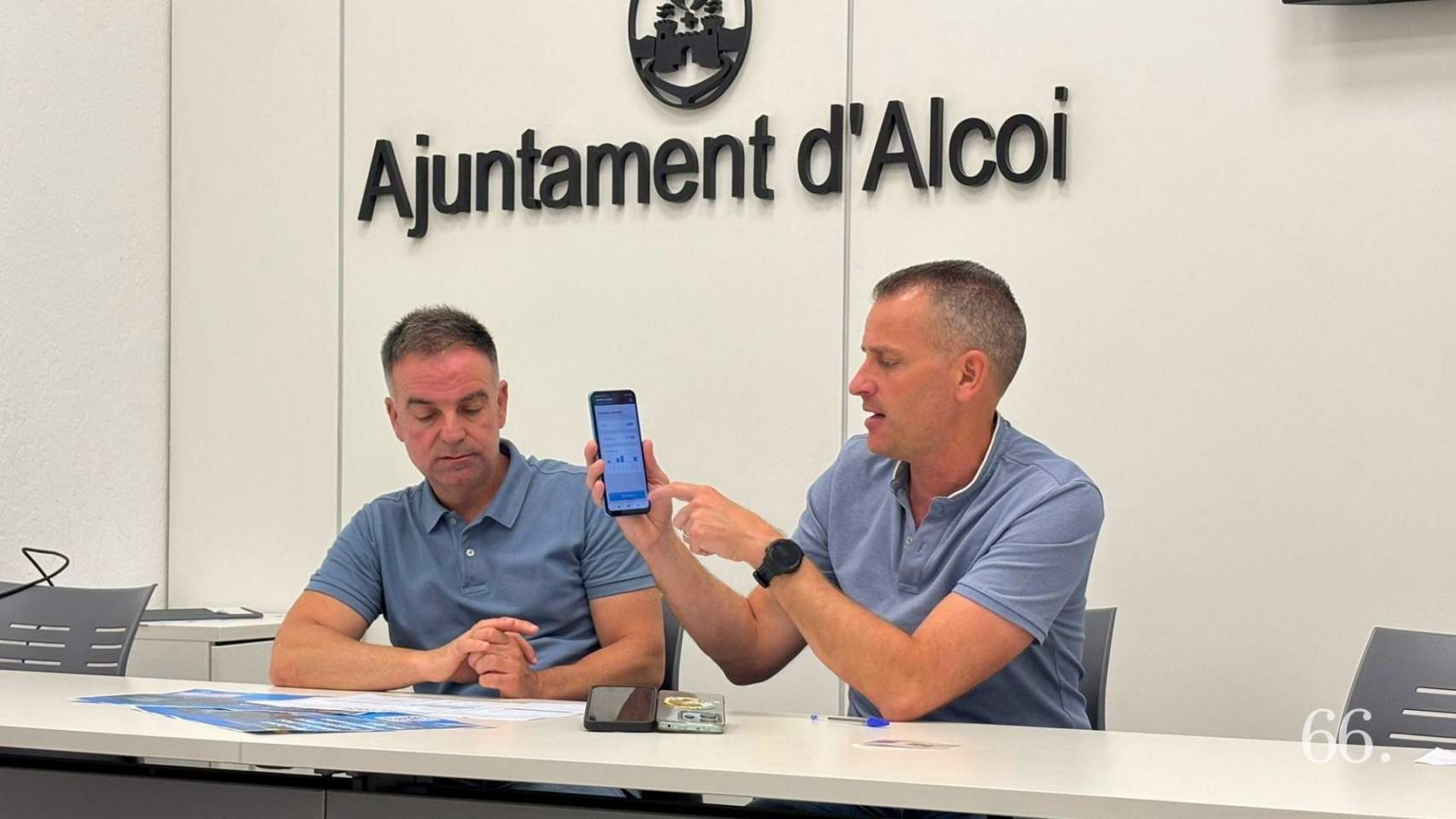 Les piscines municipals d’Alcoi estrenen un nou sistema d’accés amb codis QR