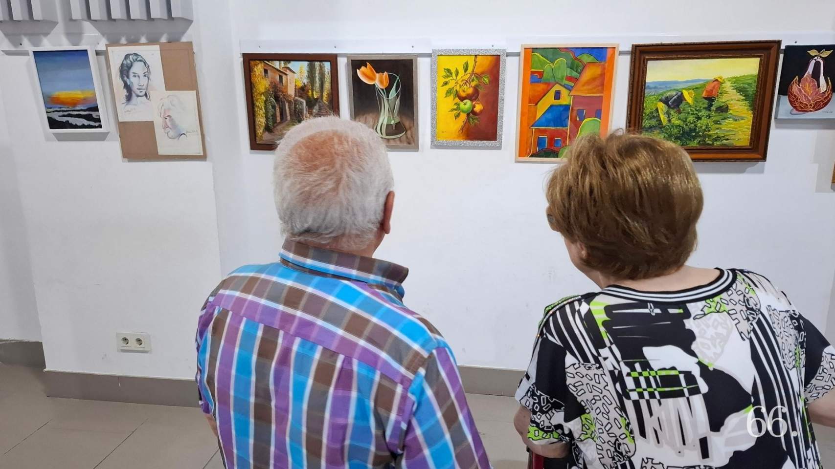 Els colors i la creativitat de la gent gran prenen l’Àgora