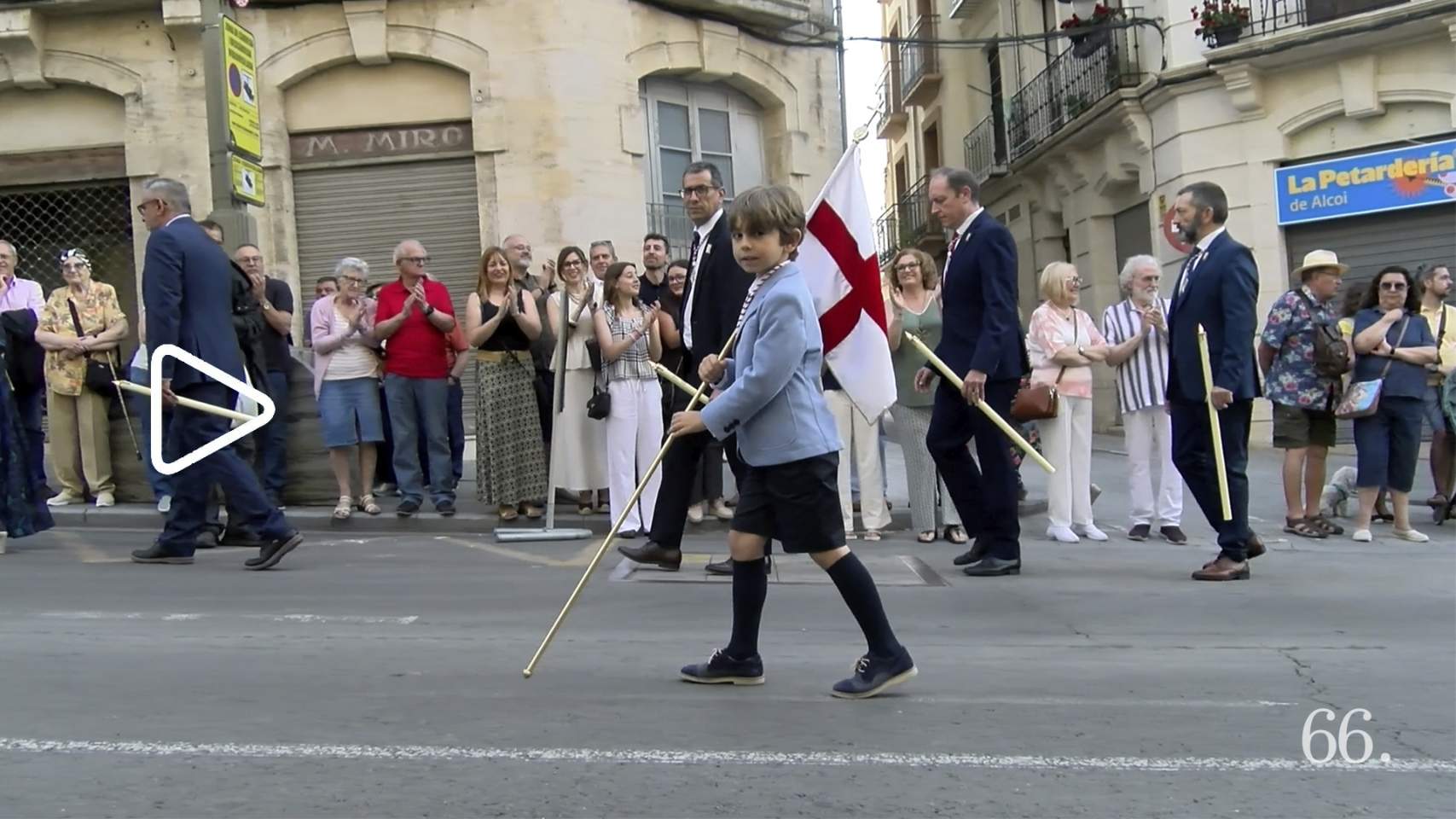 Alberto Acosta estrena c&agrave;rrec de Sant Jordiet en la process&oacute; del Corpus