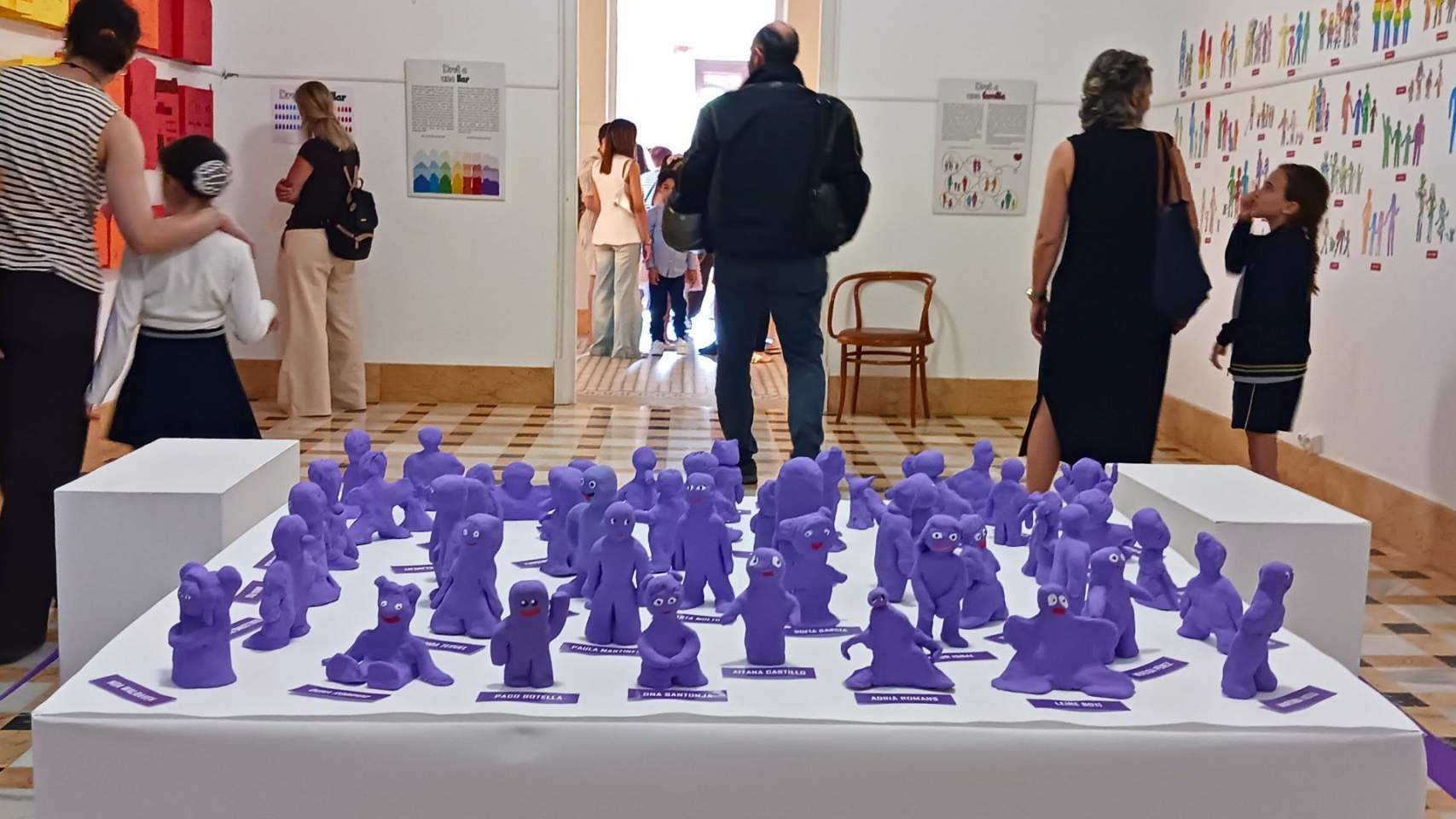 'Els nostres drets': creativitat i conscienciació en una exposició de l’alumnat de Belles Arts