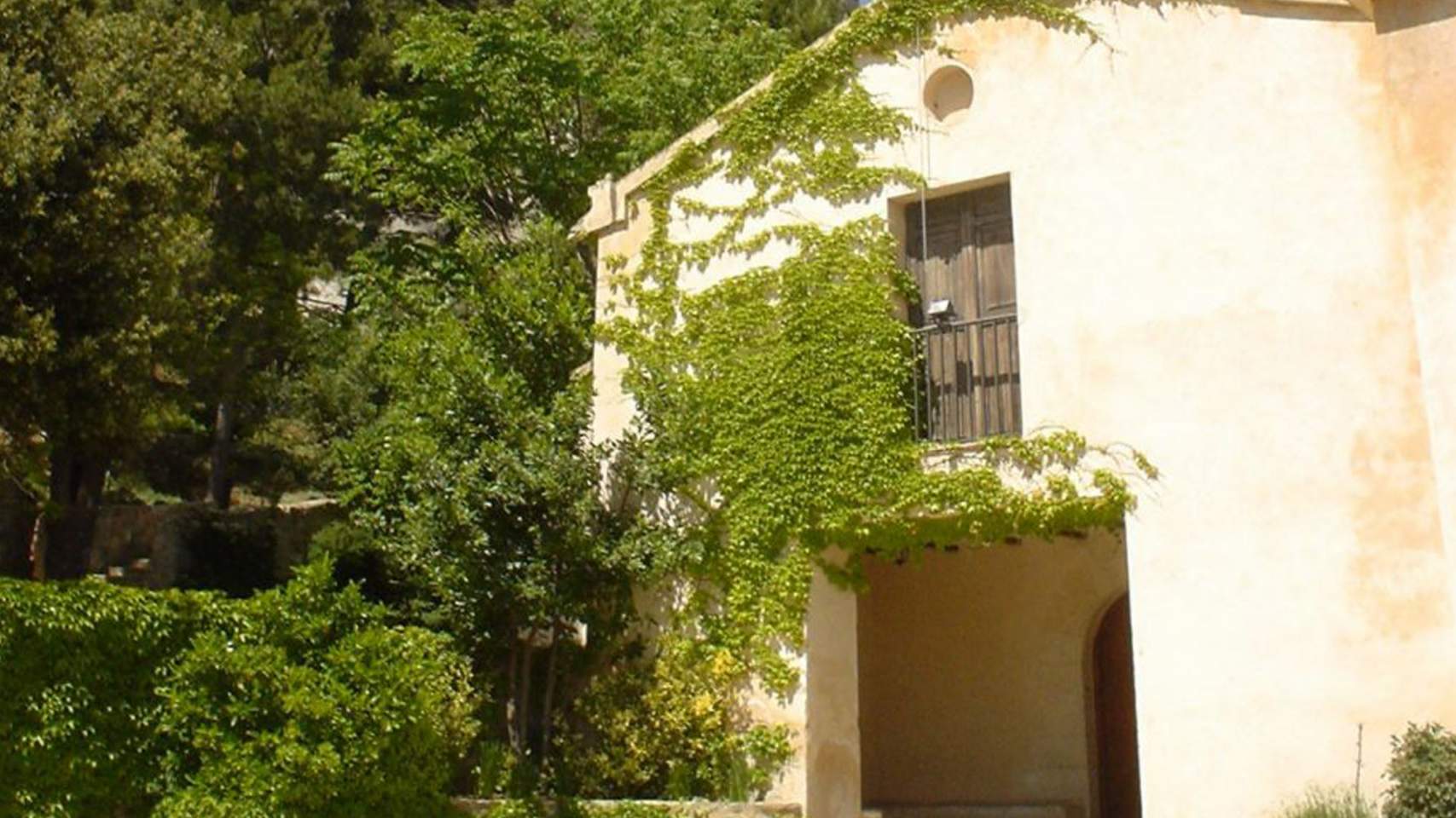 Comencen les obres de l’edifici de Sant Cristòfol, pas previ a poder reobrir el bar-restaurant