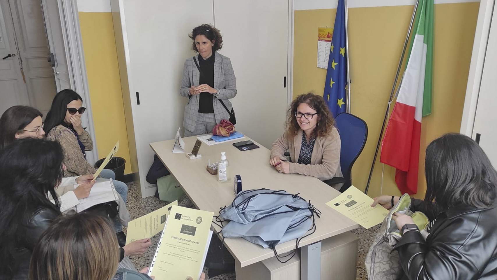 Dues docents de la FPA Beniassent prenen nota a Itàlia sobre metodologia i tecnologia per a aplicar-ho a Cocentaina i Muro