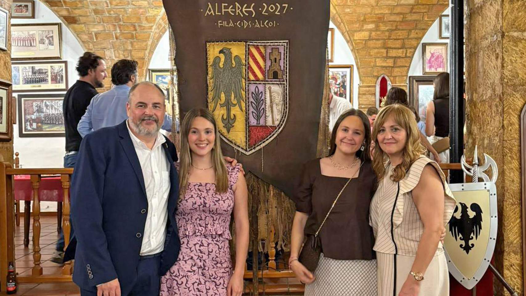 La filà Cides presenta estendard de cara a l’Alferesia de 2027