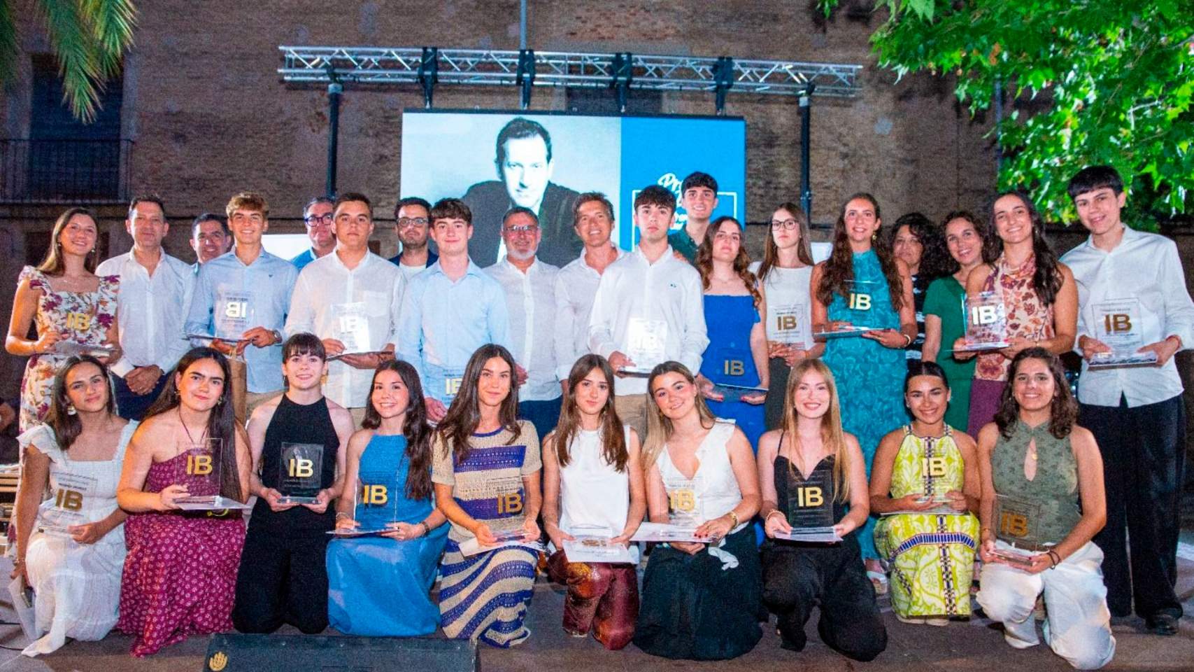 Els Premis IB reuneixen 21 estudiants excel·lents en una gala a Muro amb accent musical internacional