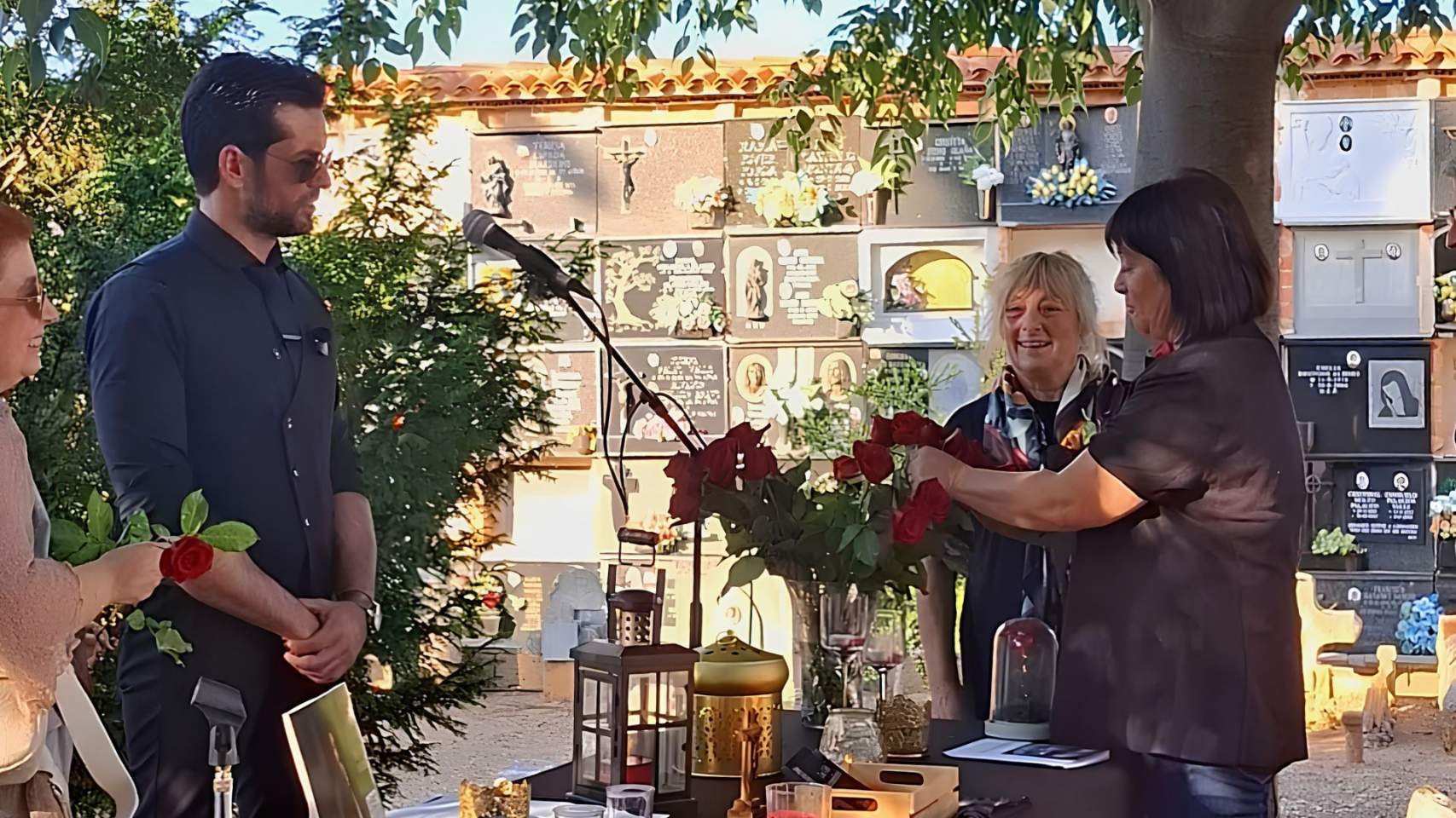 Cocentaina converteix el seu cementeri en escenari cultural amb poesia i memòria