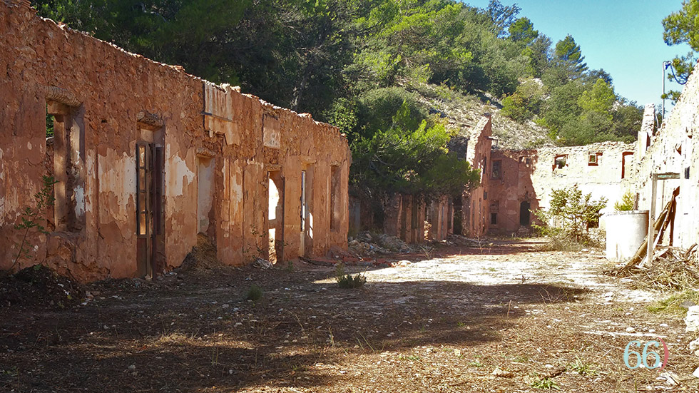 Antiguos Chalets de la Font Roja // Foto: Arxiu Pagina66)