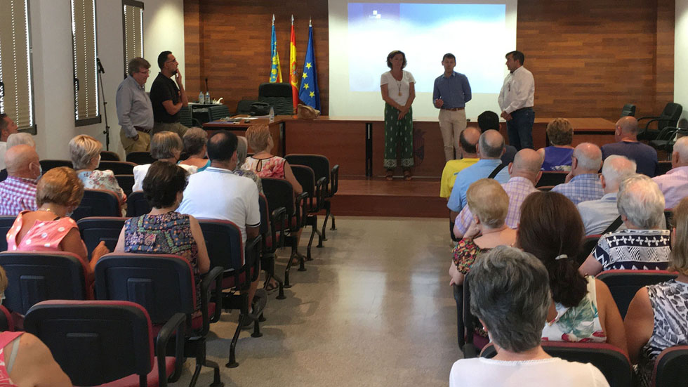 Charla de Suma en Relleu // Foto: DA