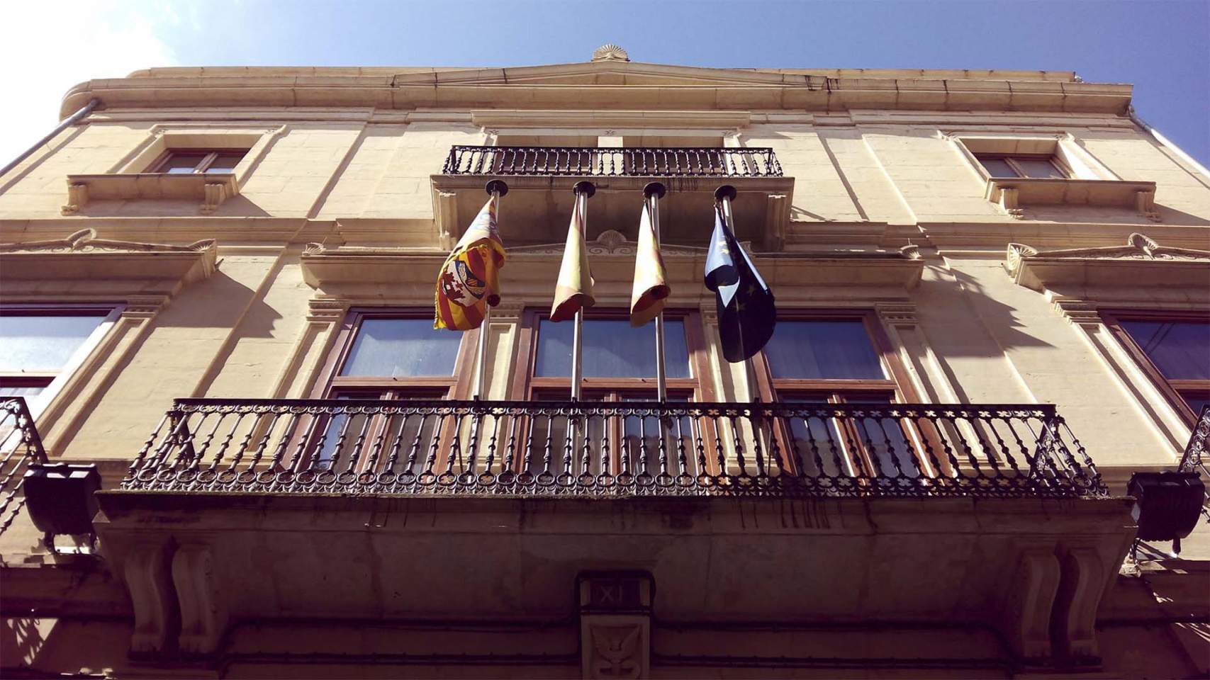 Balcón de la Cámara Oficial de Comercio e Industria de Alcoy /  Foto: Twitter @camaraalcoy