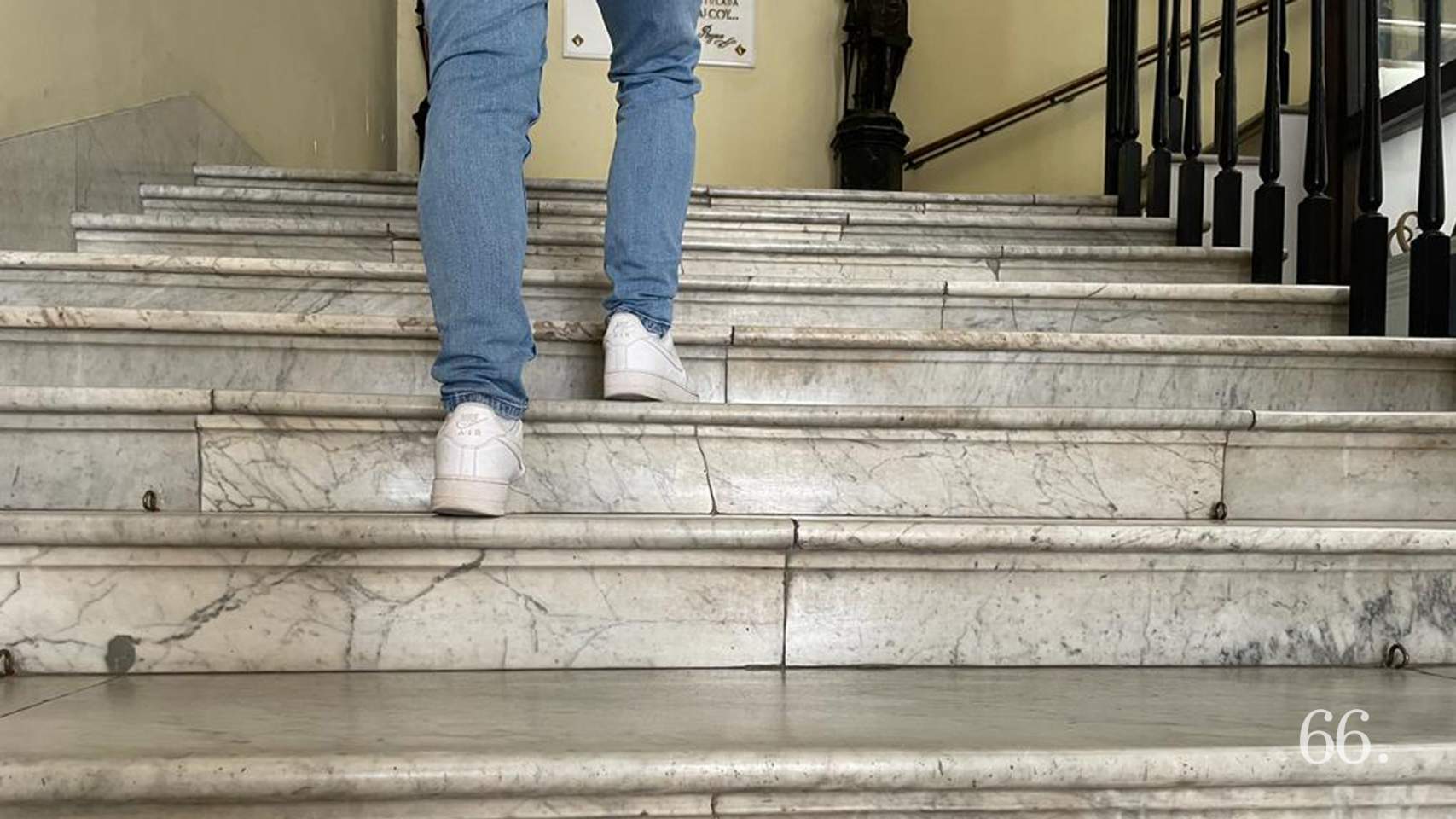 Escaleras Ayuntamiento de Alcoy // Foto: SBG
