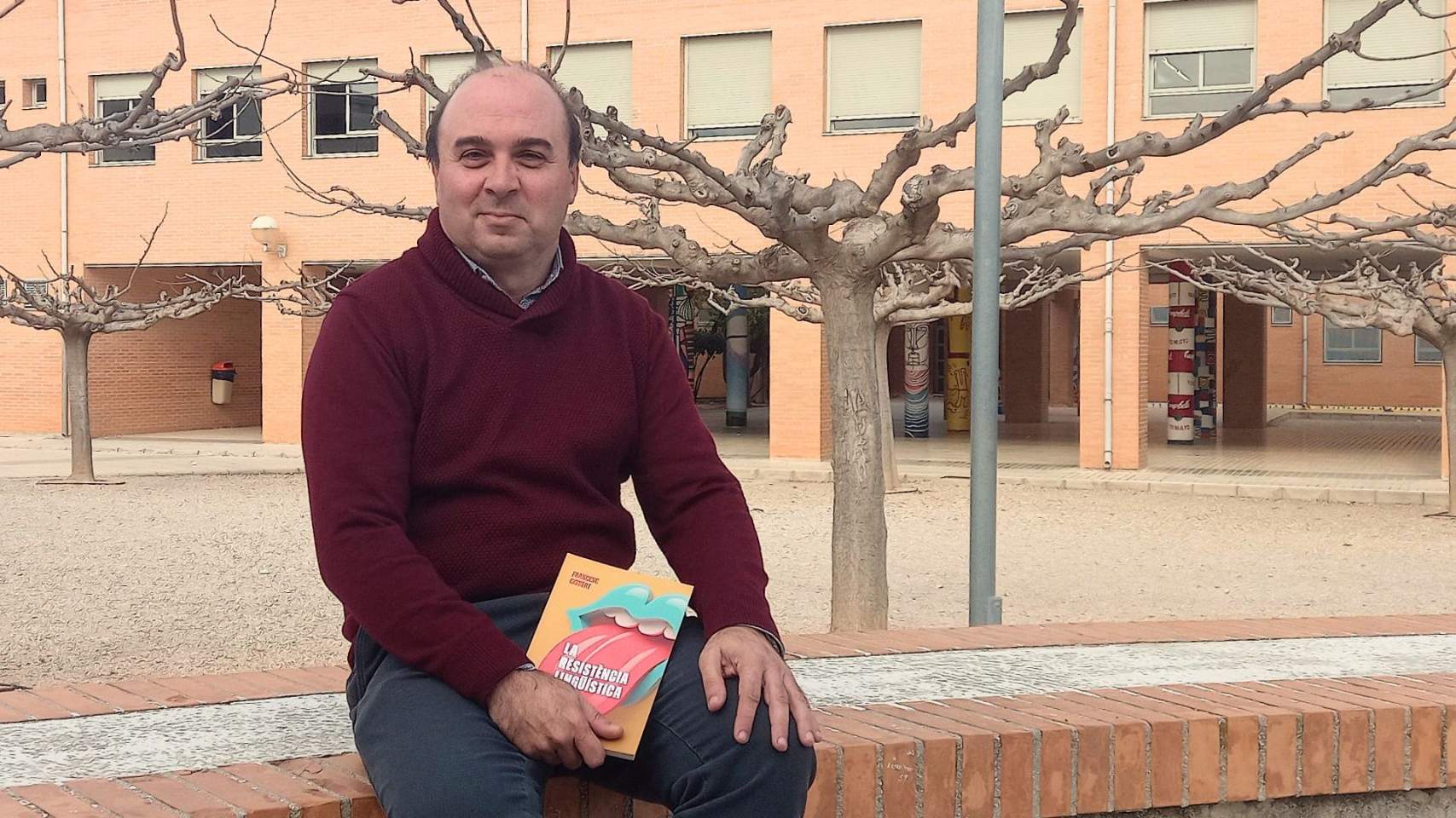 Francesc Gisbert amb el llibre guardonat / Foto FG
