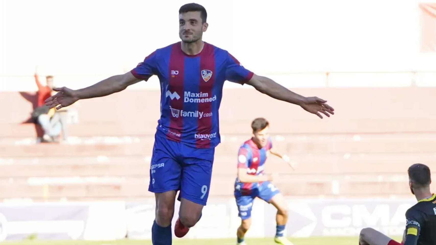 Joan Piera celebra un gol con el Alzira / Foto: Instagram Joan Piera