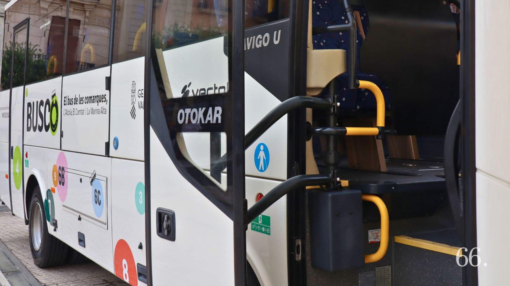 Un dels vehicles del bus comarcal / Foto MRG