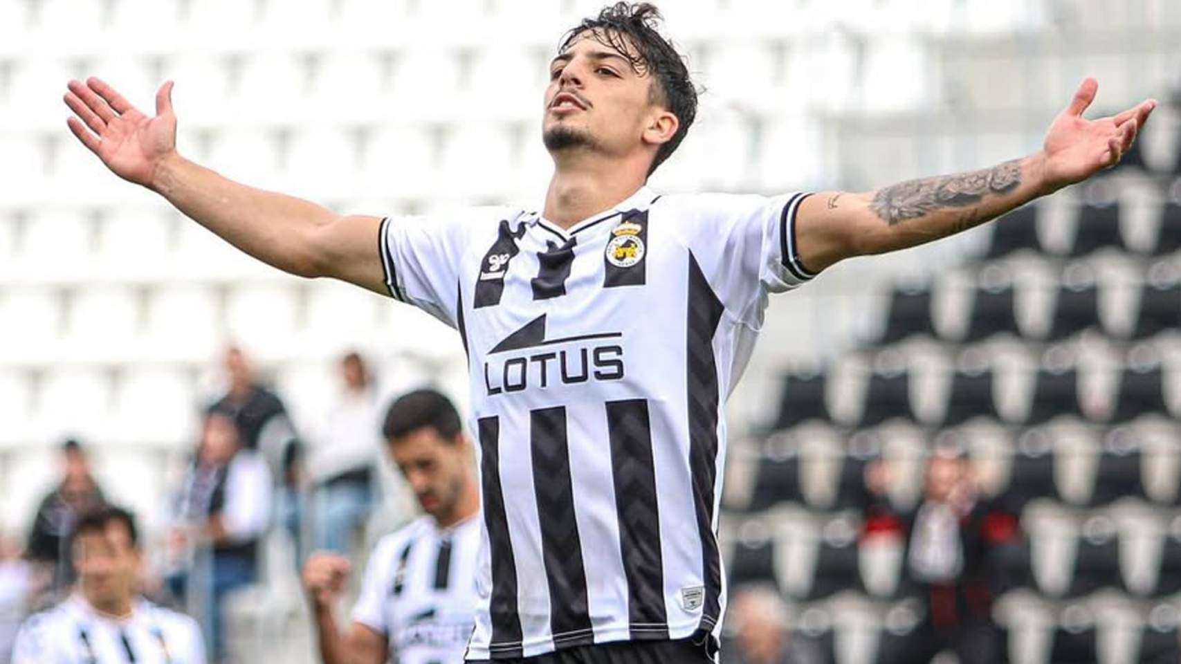 Fran Moreno con la camiseta del Linense / Foto: Instagram Fran Moreno