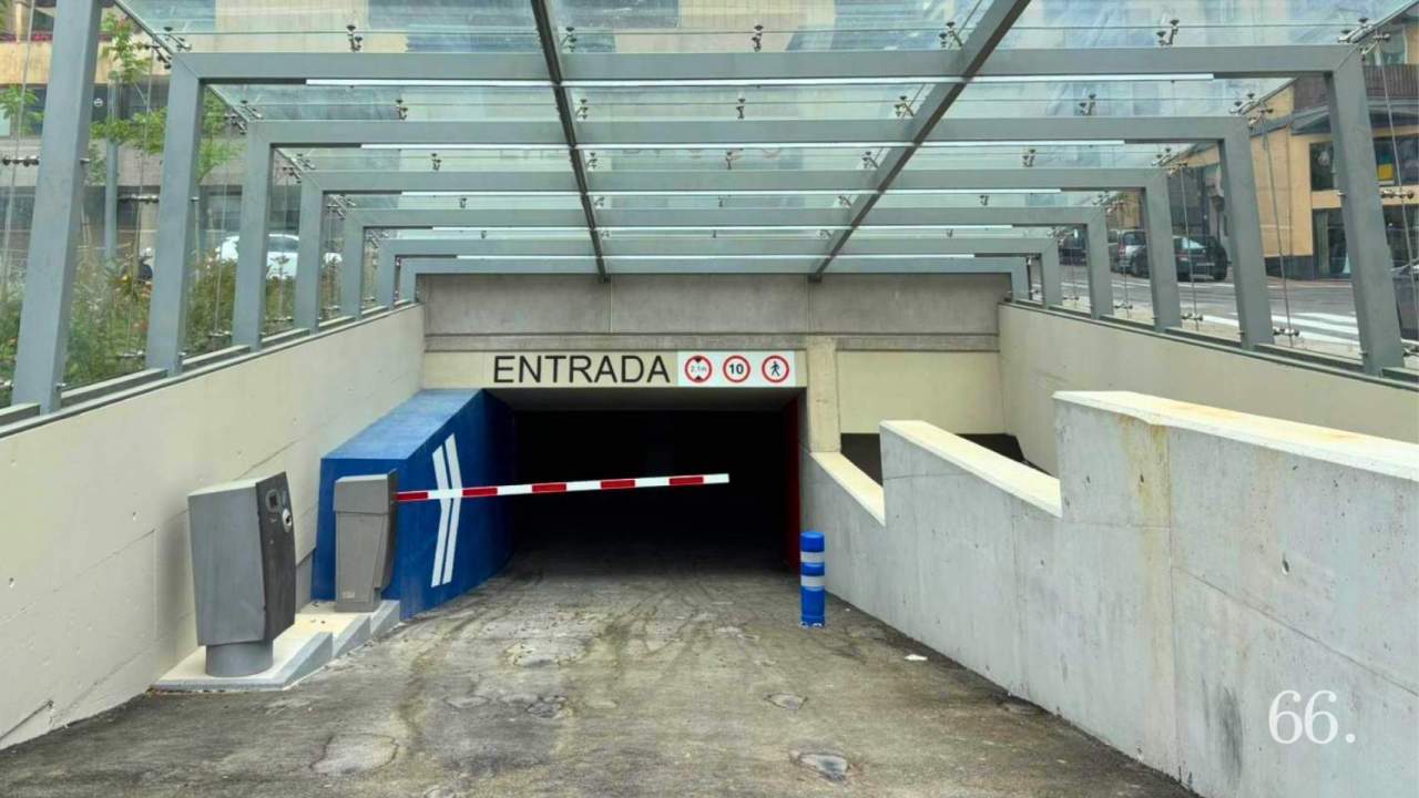 L'acc&eacute;s a l'aparcament, encara per estrenar / Foto ARXp66