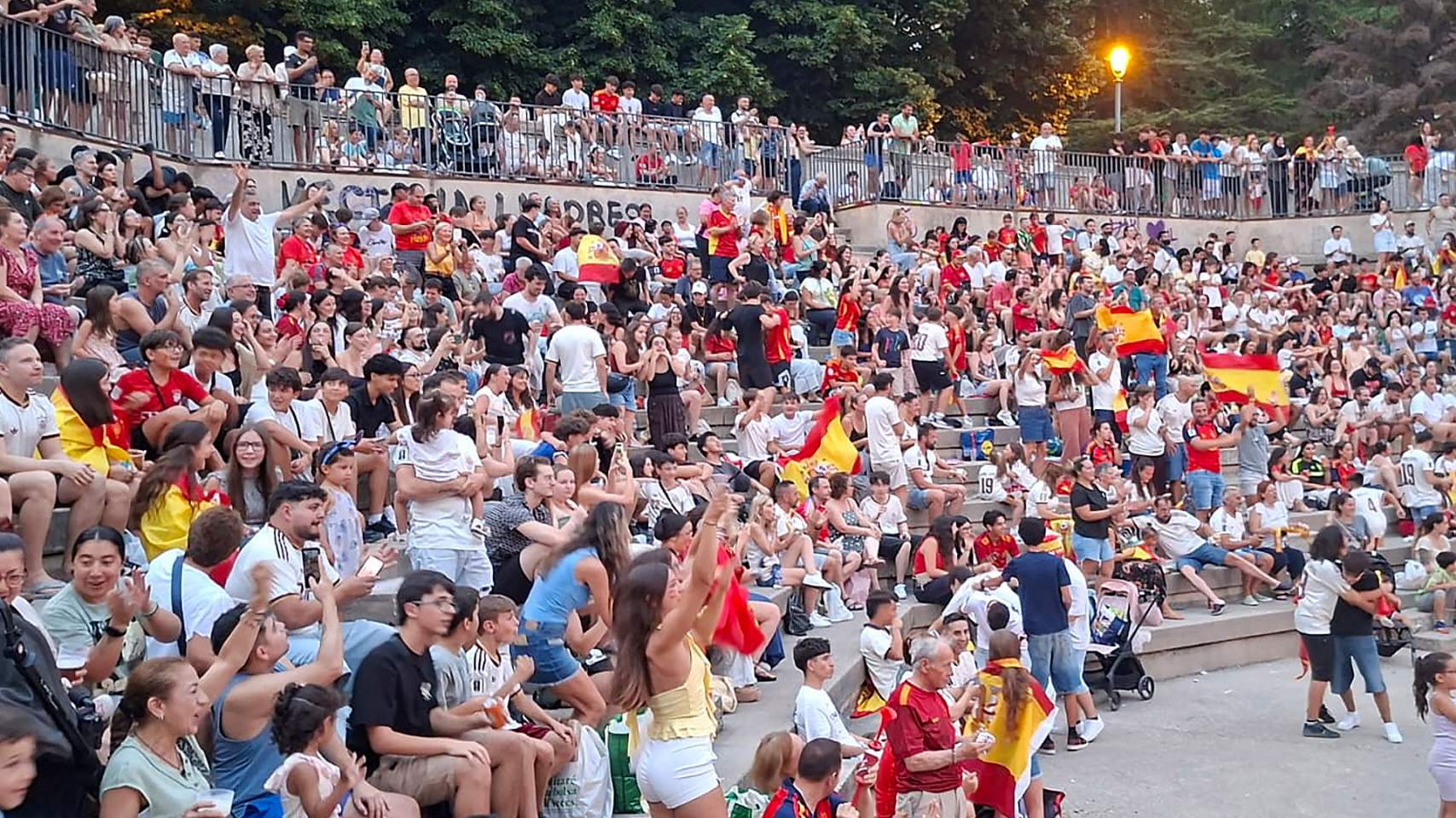 Torna la pantalla gegant a Alcoi per al Fran&ccedil;a &ndash; Espanya