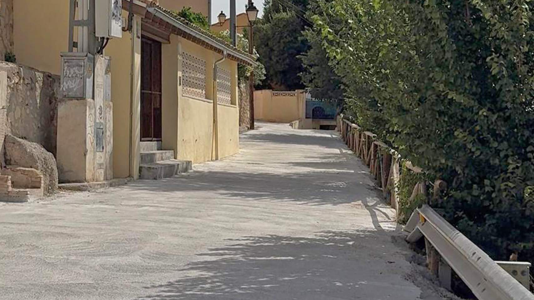 Paviment nou en els Algars