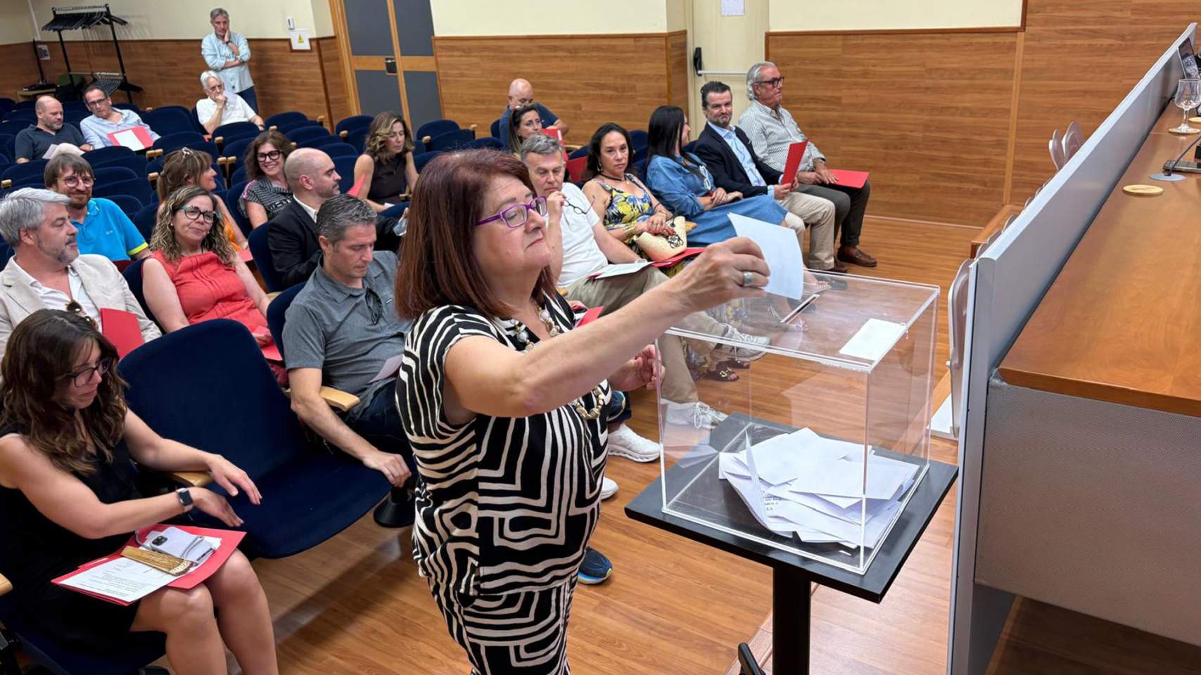 Lucía Pascual repeteix com a presidenta de la Cambra de Comerç d'Alcoi