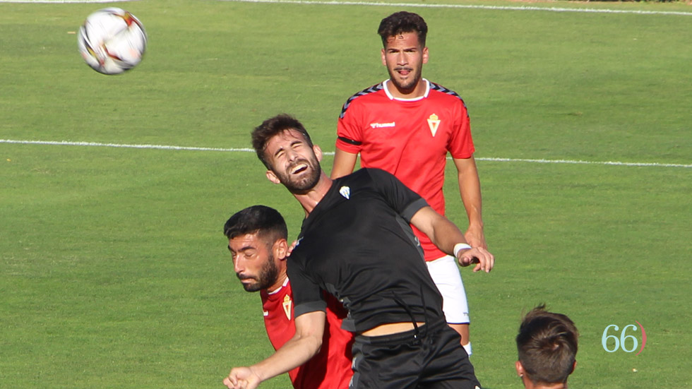 Ángel Sánchez durante el partido frente al Murcia