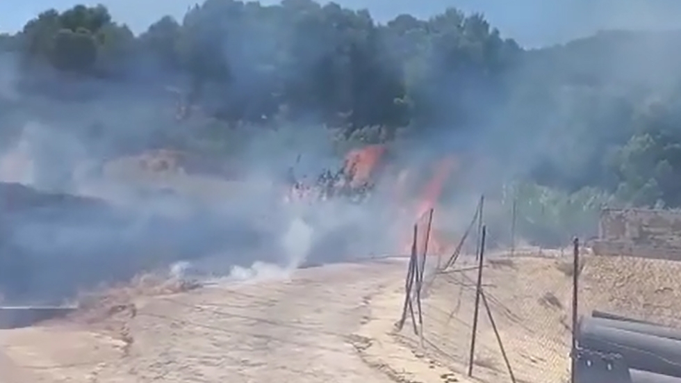 Fuego en Caseta Madrid / Foto: Captura vídeo Policia local Alcoy