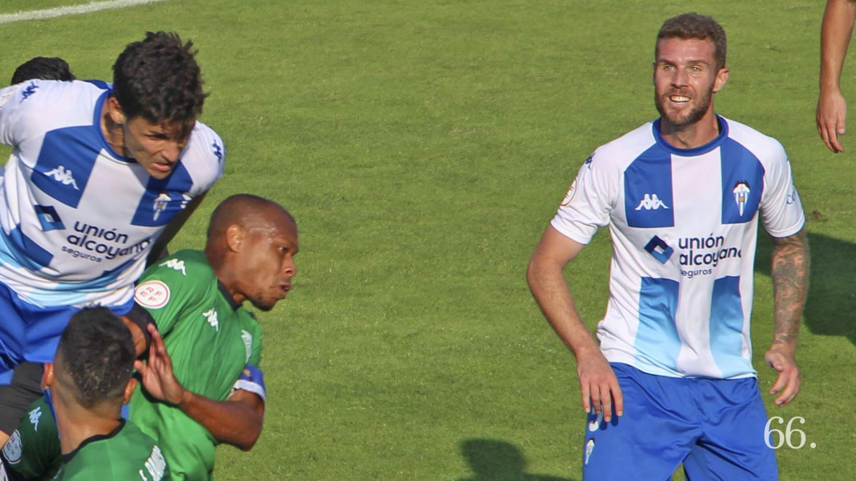 Raúl observa un remate de Fran Miranda / Foto: Archivo