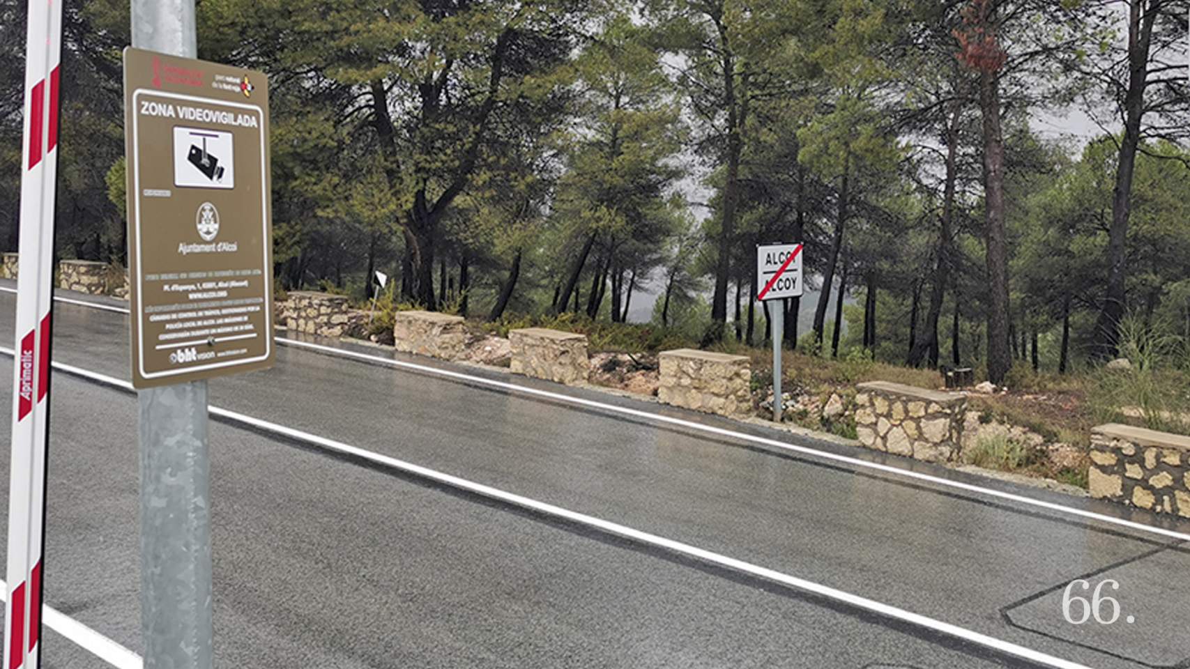 Barrera de acceso a la Font Roja