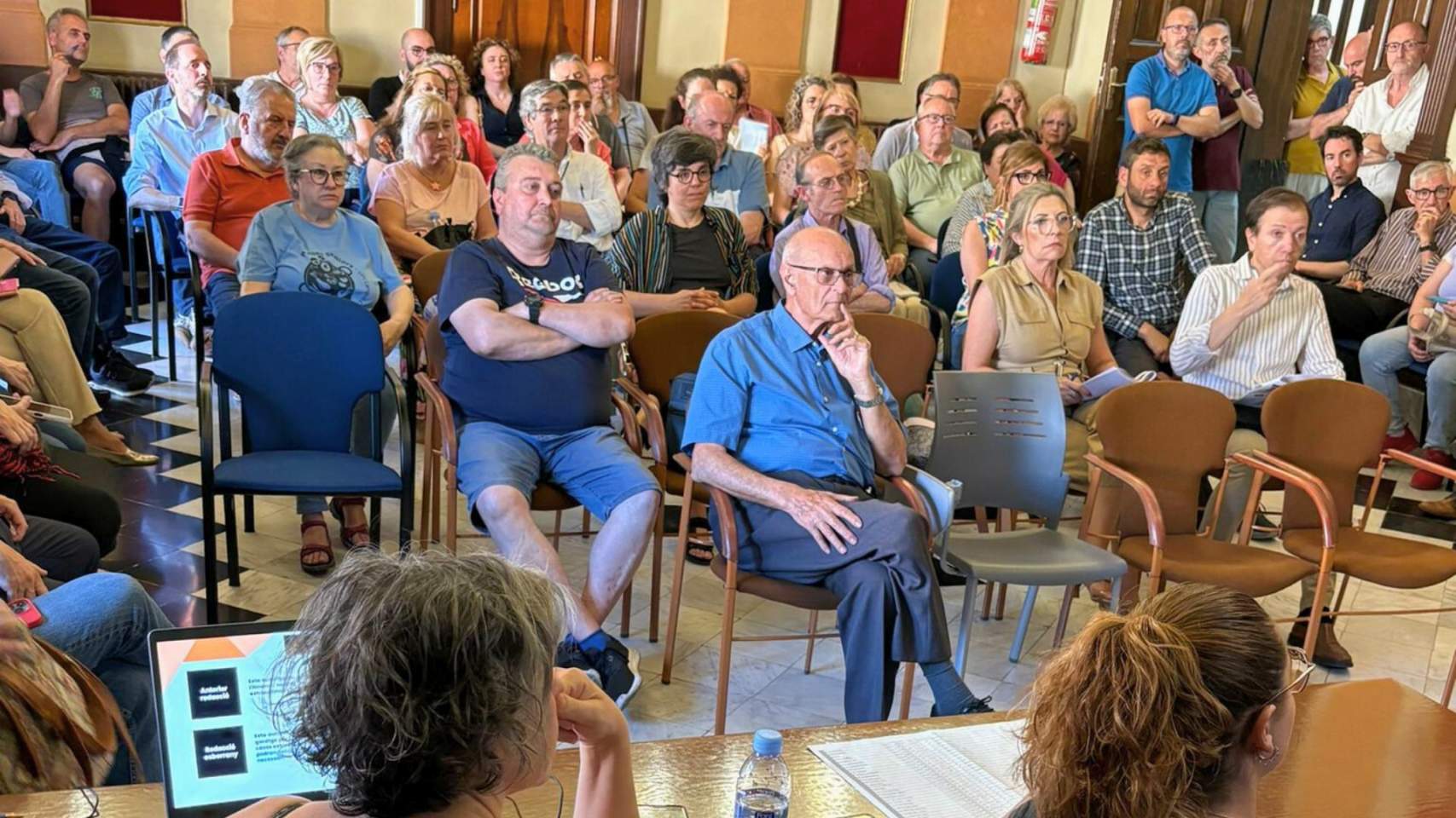 Reunión en el Ayuntamiento ocurrida el 30 de mayo