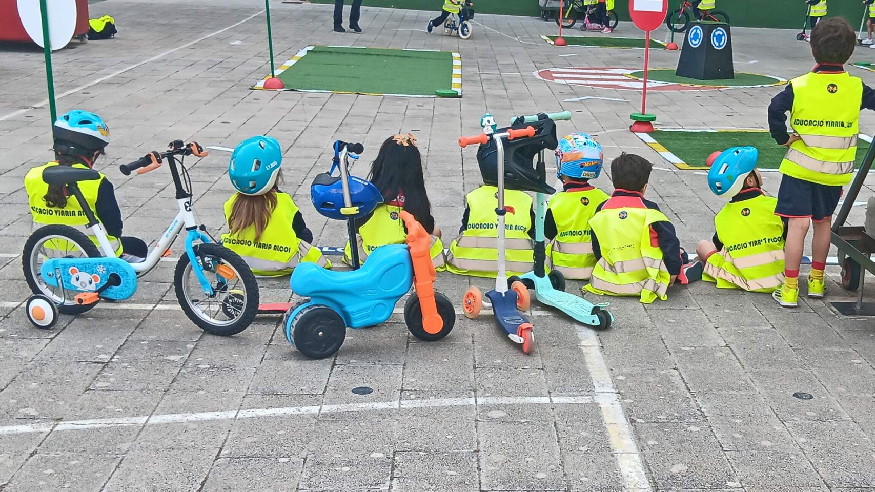 Prop de 3.000 joves aprenen educació viària amb un programa adaptat a cada etapa escolar