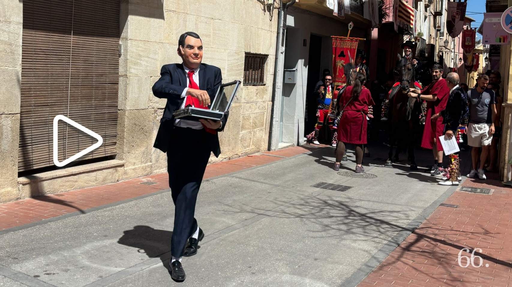 Zapatero, Cucurella i el papa participen de l&rsquo;humor i la s&agrave;tira del Contraban a Cocentaina