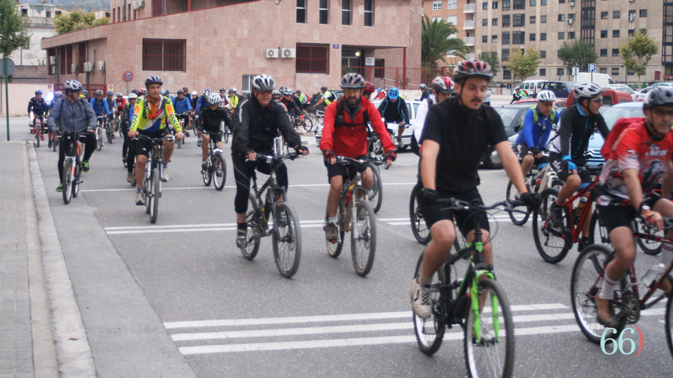 Una edición de 'Amb bici per la Via Verda'