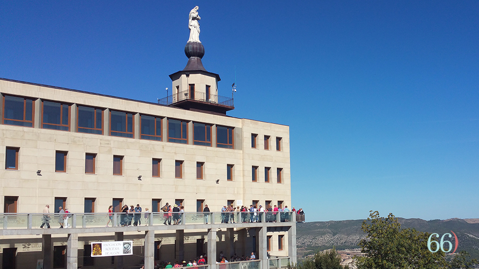 Edifici Font Roja / Foto ARX