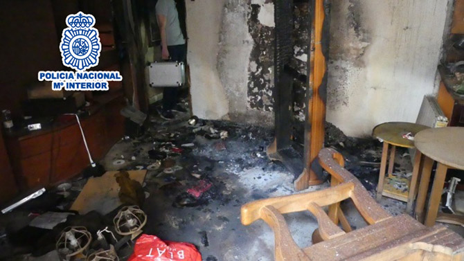 Estado en que quedó la vivienda incendiada / Foto Policía Nacional