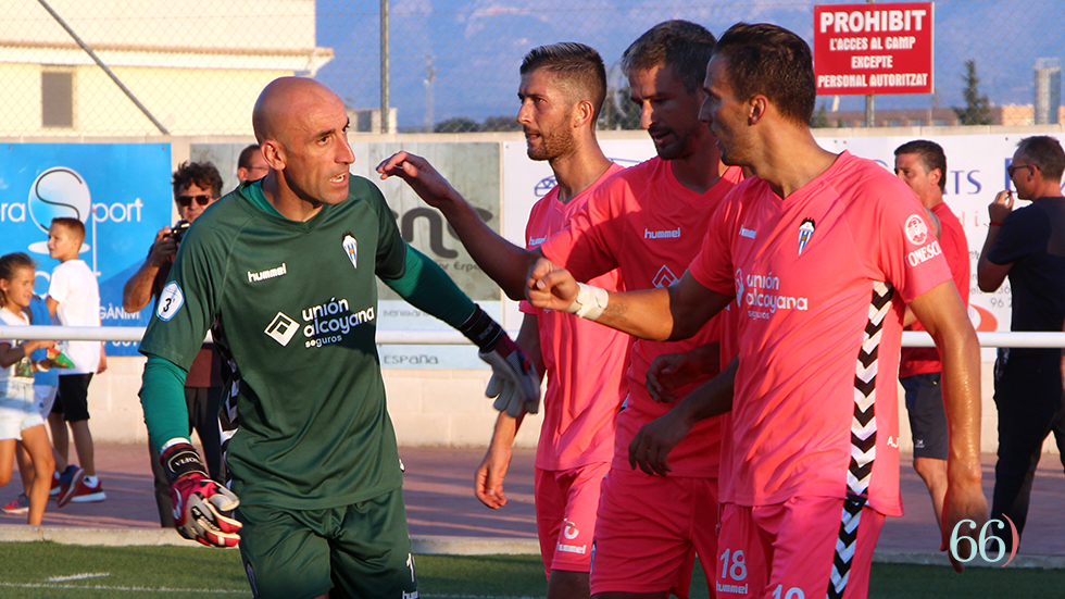 Los jugadores celebran un gol durante esta temporada