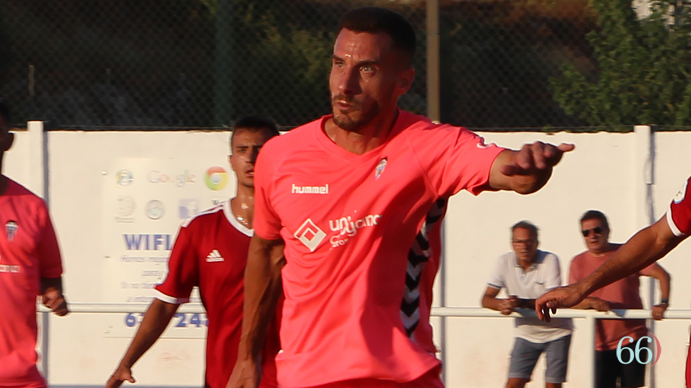 Jony &Ntilde;iguez durante un partido de la temporada pasada
