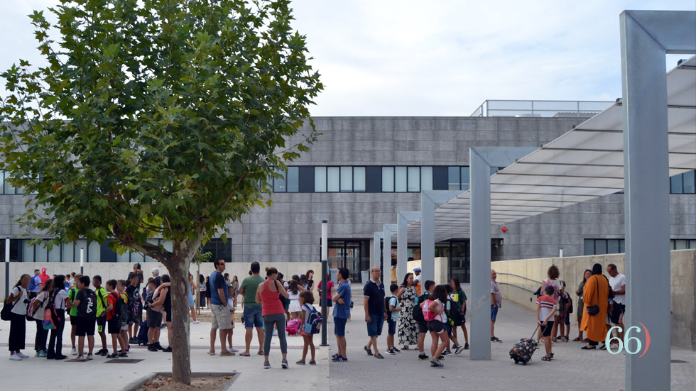 Xiquets esperant per començar el curs / Foto: GLC